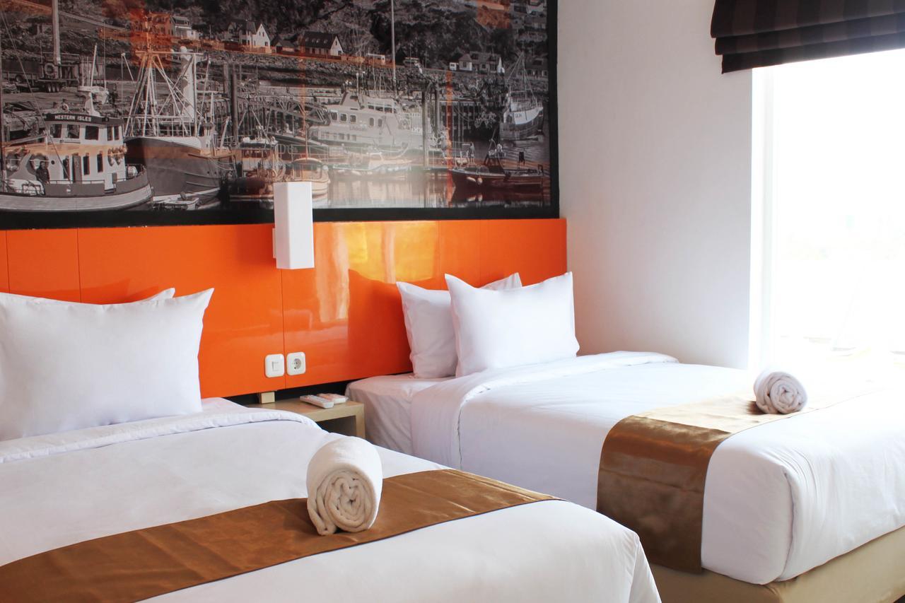 Bliss Soetta Hotel Semarang Extérieur photo