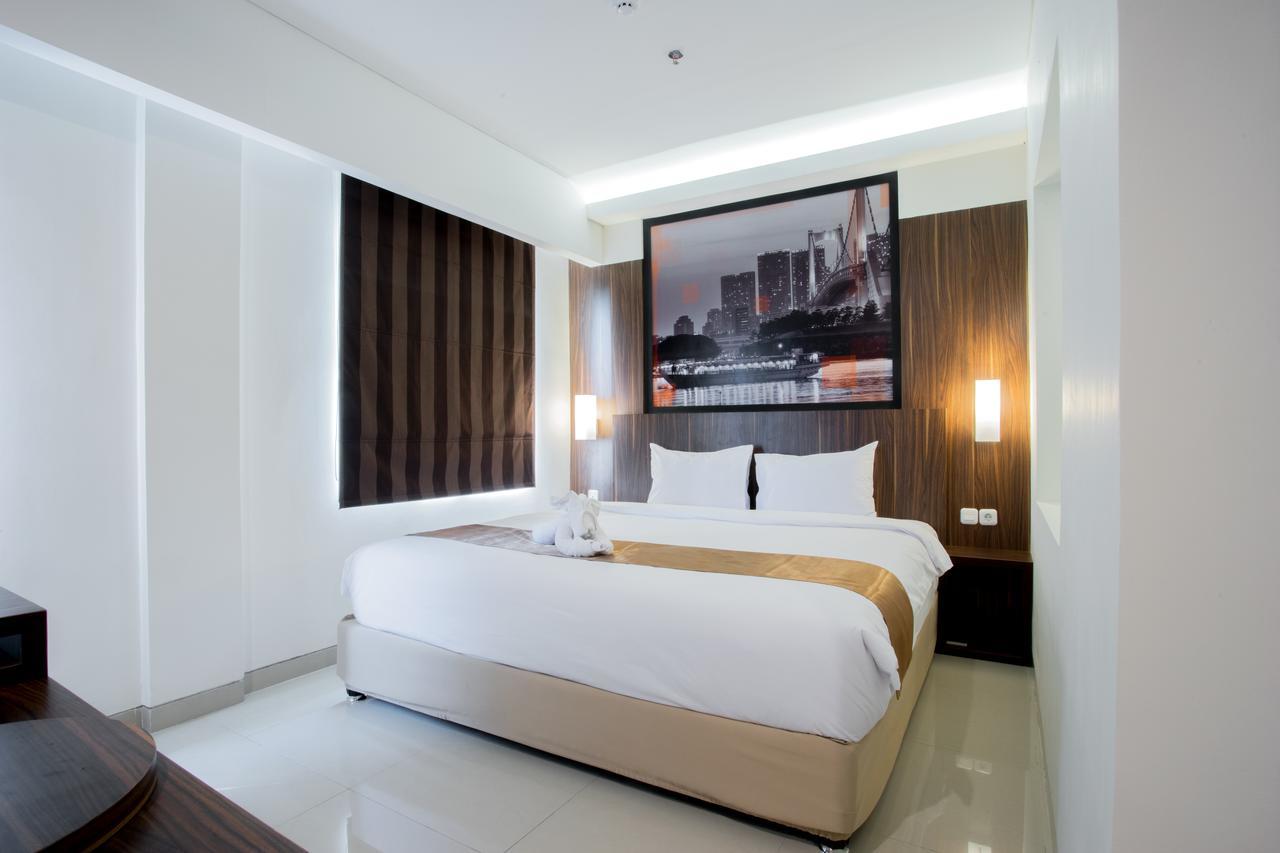 Bliss Soetta Hotel Semarang Extérieur photo