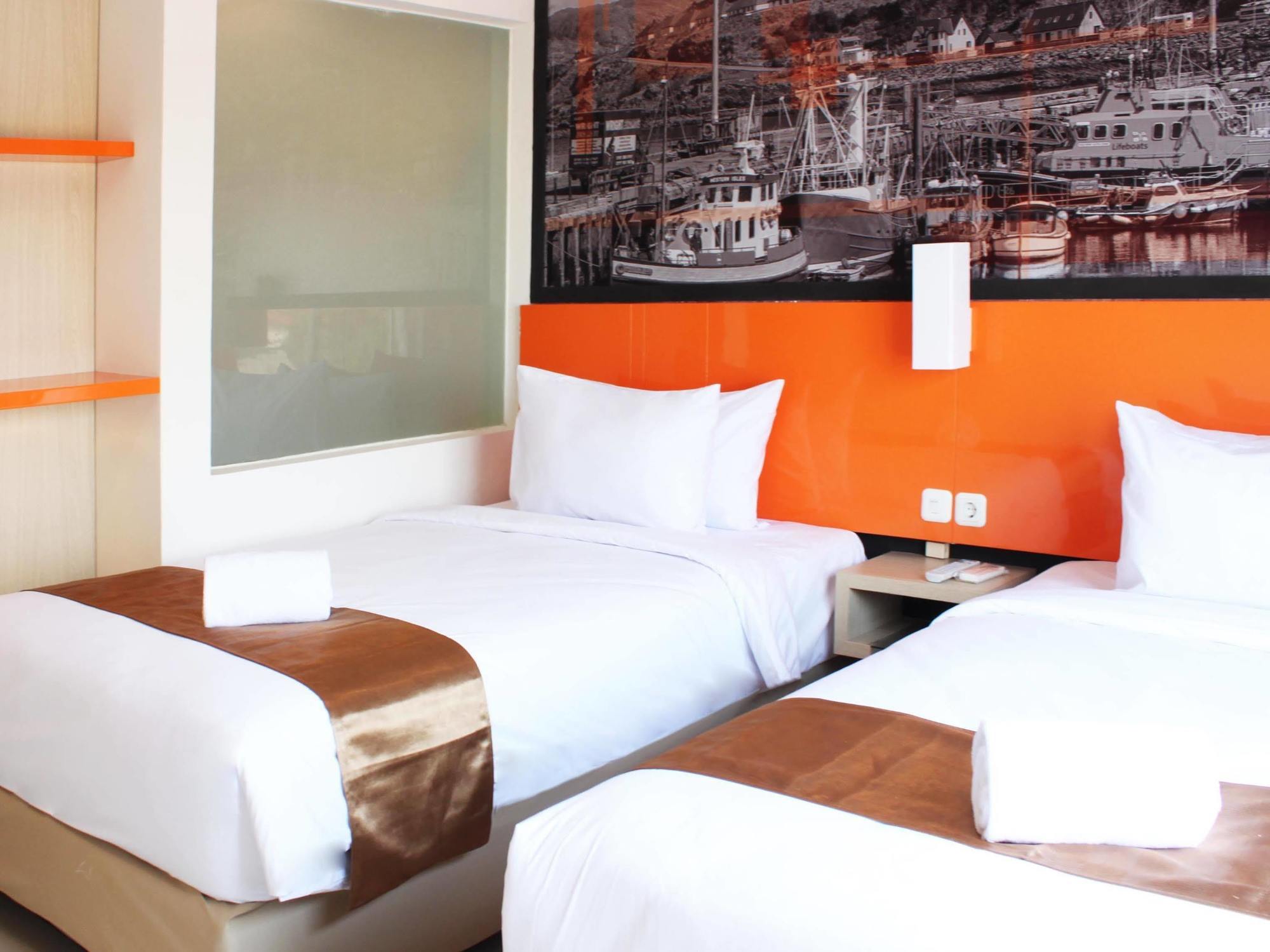 Bliss Soetta Hotel Semarang Extérieur photo