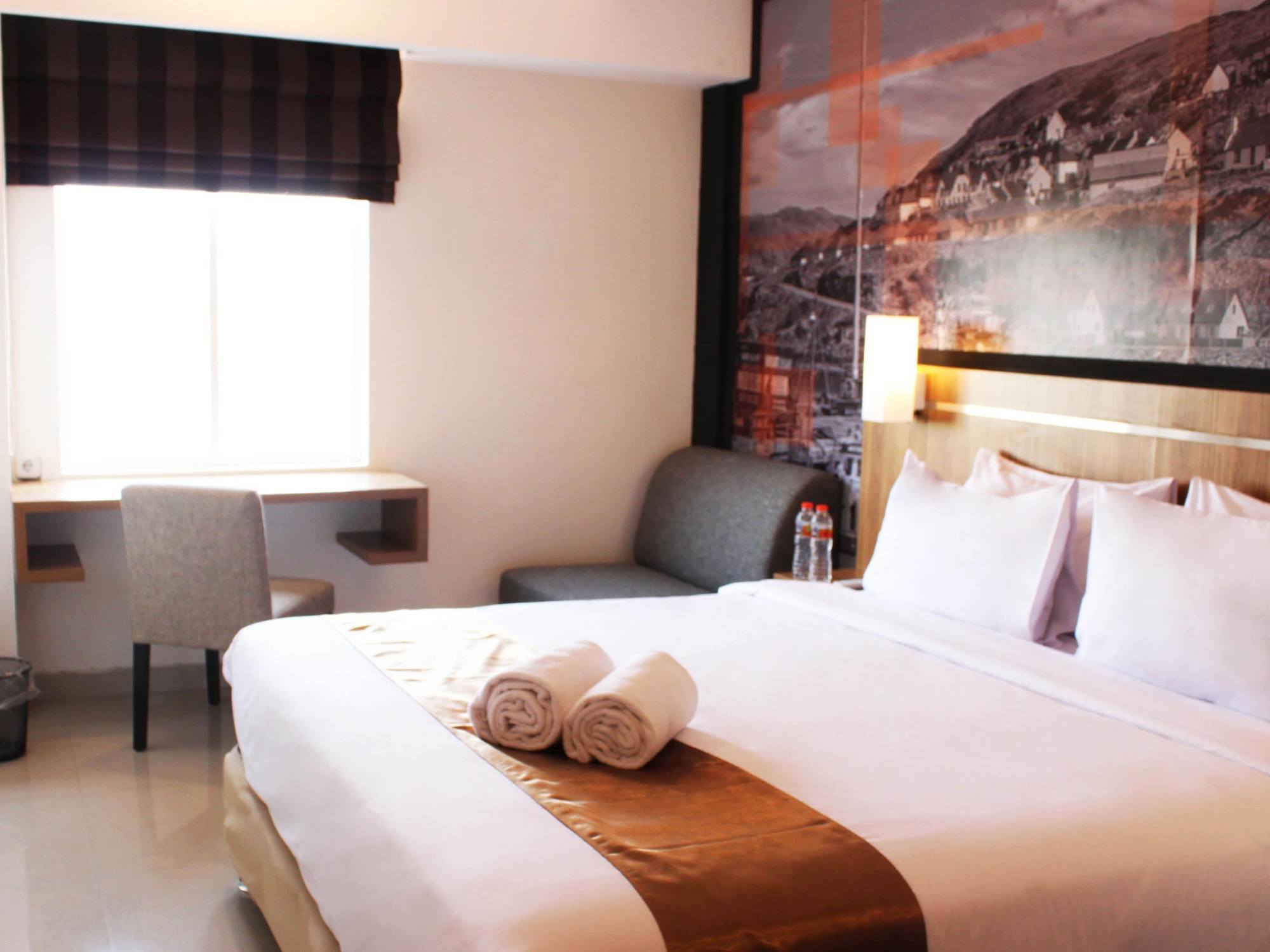 Bliss Soetta Hotel Semarang Extérieur photo